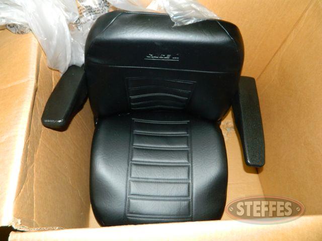 CNH Deluxe black vinyl seat with armrest _2.jpg